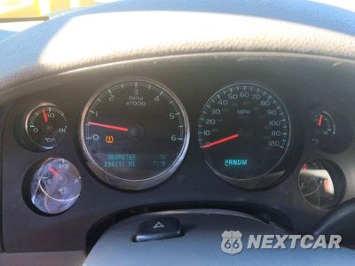 Zdjęcie 9 z 14 samochodu: 2010 CHEVROLET TAHOE K1500 LT VIN:1GNUKBE05AR119683 - miniatura