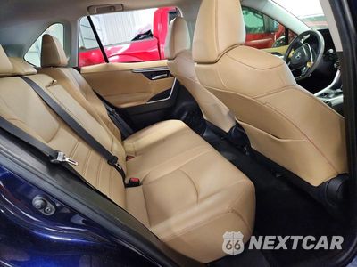 Zdjęcie 11 z 13 samochodu: 2019 TOYOTA RAV4 XLE PREMIUM VIN:JTMA1RFV9KD024365 - miniatura