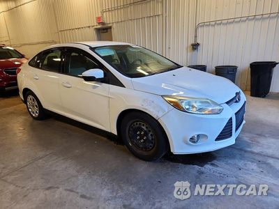 Czwarte zdjęcie samochodu z boku: 2012 FORD FOCUS SE VIN:1FAHP3F26CL444355 - miniatura