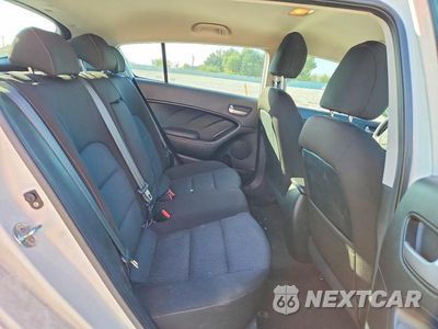 Zdjęcie 10 z 12 samochodu: 2017 KIA FORTE5 LX VIN:KNAFK5A89H5691417 - miniatura