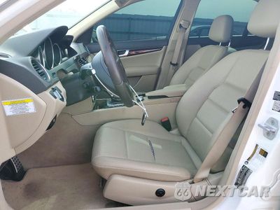 Zdjęcie 7 z 12 samochodu: 2014 MERCEDES-BENZ C 250 VIN:WDDGF4HB6EA955497 - miniatura
