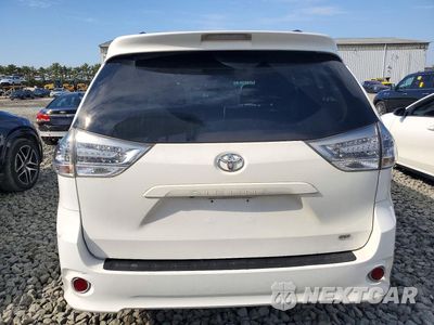 Zdjęcie 6 z 13 samochodu: 2017 TOYOTA SIENNA SE VIN:5TDXZ3DC7HS802242 - miniatura
