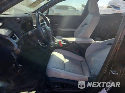Zdjęcie 7 z 13 samochodu: 2025 LEXUS UX 300H PREMIUM VIN:JTHUCJDH8S2000414 - miniatura