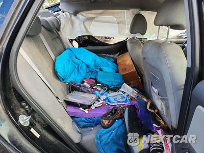 Zdjęcie 10 z 12 samochodu: 2010 HYUNDAI ELANTRA GLS VIN:KMHDU4AD8AU865528 - miniatura