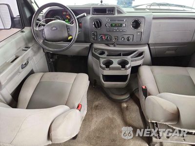 Zdjęcie 8 z 13 samochodu: 2014 FORD ECONOLINE E350 SUPER DUTY WAGON VIN:1FBNE3BL6EDA98018 - miniatura