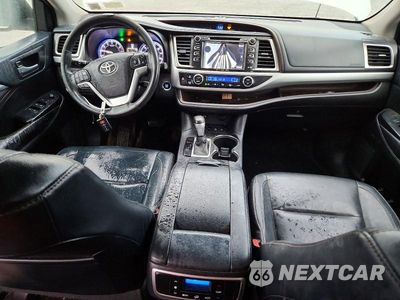 Zdjęcie 8 z 13 samochodu: 2016 TOYOTA HIGHLANDER XLE VIN:5TDJKRFH4GS233550 - miniatura