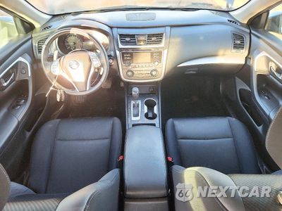 Zdjęcie 8 z 12 samochodu: 2017 NISSAN ALTIMA 2.5 SR VIN:1N4AL3AP0HC271794 - miniatura