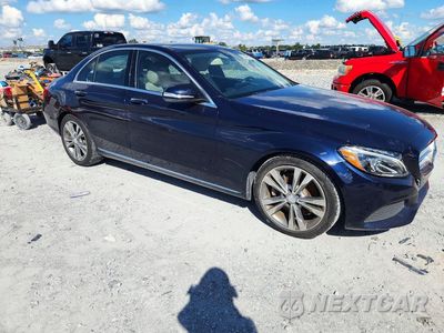 Czwarte zdjęcie samochodu z boku: 2015 MERCEDES-BENZ C 300 VIN:55SWF4JB4FU087121 - miniatura