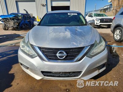 Piąte zdjęcie samochodu w środku: 2017 NISSAN ALTIMA 2.5 S VIN:1N4AL3AP1HC278219 - miniatura