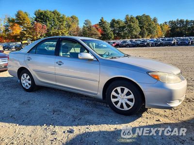 Czwarte zdjęcie samochodu z boku: 2002 TOYOTA CAMRY LE VIN:4T1BE32K02U002235 - miniatura