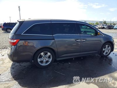 Trzecie zdjęcie samochodu z tyłu: 2013 HONDA ODYSSEY TOURING VIN:5FNRL5H93DB060747 - miniatura