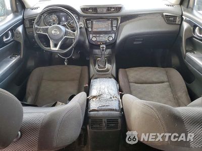 Zdjęcie 8 z 13 samochodu: 2017 NISSAN ROGUE SPORT SV VIN:JN1BJ1CP1HW005479 - miniatura