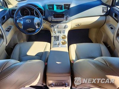 Zdjęcie 8 z 14 samochodu: 2012 TOYOTA HIGHLANDER SE VIN:5TDBK3EH9CS130735 - miniatura