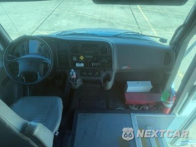 Zdjęcie 9 z 14 samochodu: 2015 FREIGHTLINER CHASSIS S-2 VIN:4UZADSDT6FCGS0091 - miniatura