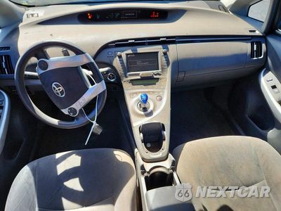Zdjęcie 8 z 12 samochodu: 2011 TOYOTA PRIUS THREE VIN:JTDKN3DU4B0254919 - miniatura