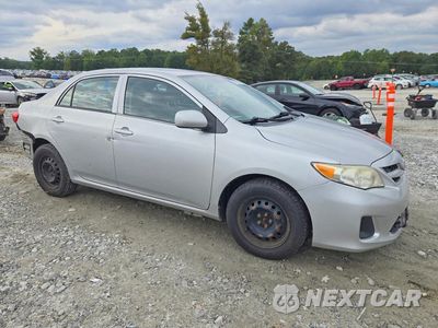 Czwarte zdjęcie samochodu z boku: 2013 TOYOTA COROLLA L VIN:2T1BU4EE9DC958042 - miniatura
