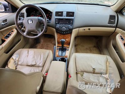Zdjęcie 8 z 12 samochodu: 2003 HONDA ACCORD EX VIN:JHMCM56673C062975 - miniatura