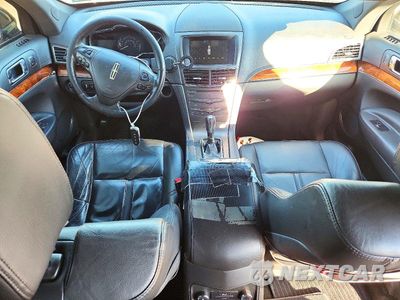 Zdjęcie 8 z 13 samochodu: 2016 LINCOLN MKT VIN:2LMHJ5NK9GBL02161 - miniatura
