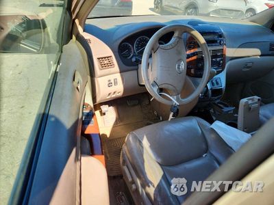 Zdjęcie 8 z 13 samochodu: 2005 TOYOTA SIENNA XLE 7 PASSENGER VIN:5TDZA22C05S257218 - miniatura