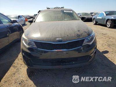 Piąte zdjęcie samochodu w środku: 2017 KIA OPTIMA LX VIN:5XXGT4L37HG126840 - miniatura