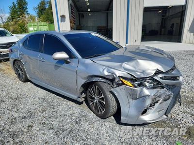 Czwarte zdjęcie samochodu z boku: 2018 TOYOTA CAMRY SE VIN:4T1B11HK4JU154640 - miniatura