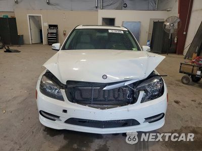 Piąte zdjęcie samochodu w środku: 2011 MERCEDES-BENZ C 300 VIN:WDDGF5EB7BA528979 - miniatura