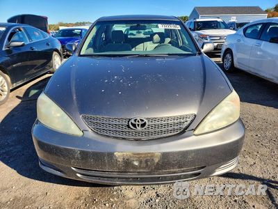Piąte zdjęcie samochodu w środku: 2004 TOYOTA CAMRY LE VIN:4T1BE32K34U833151 - miniatura