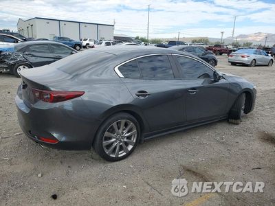 Trzecie zdjęcie samochodu z tyłu: 2024 MAZDA 3 PREFERRED VIN:3MZBPACM0RM413424 - miniatura