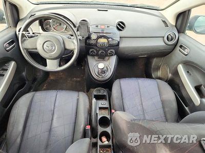 Zdjęcie 8 z 12 samochodu: 2012 MAZDA MAZDA2 VIN:JM1DE1KZ9C0134160 - miniatura