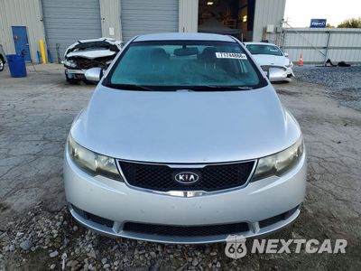 Piąte zdjęcie samochodu w środku: 2010 KIA FORTE EX VIN:KNAFU4A21A5849707 - miniatura