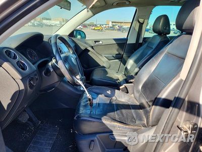 Zdjęcie 7 z 13 samochodu: 2010 VOLKSWAGEN TIGUAN S VIN:WVGAV7AX0AW508764 - miniatura