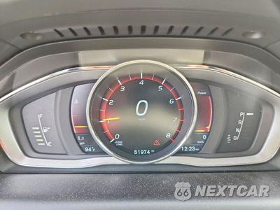 Zdjęcie 9 z 13 samochodu: 2016 VOLVO XC60 T5 PREMIER VIN:YV4612RK2G2833754 - miniatura