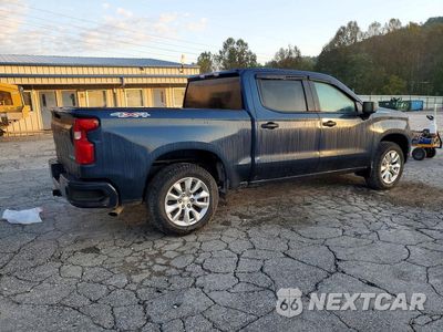 Trzecie zdjęcie samochodu z tyłu: 2022 CHEVROLET SILVERADO K1500 CUSTOM VIN:1GCPDBEK3NZ621289 - miniatura