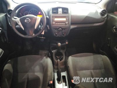 Zdjęcie 8 z 13 samochodu: 2018 NISSAN VERSA S VIN:3N1CN7AP5JL812162 - miniatura