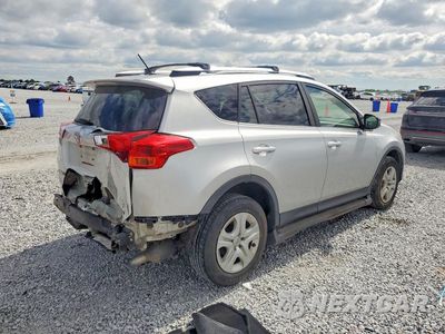 Trzecie zdjęcie samochodu z tyłu: 2015 TOYOTA RAV4 LE VIN:JTMBFREV6FJ034673 - miniatura