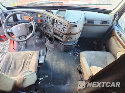 Zdjęcie 8 z 14 samochodu: 2018 VOLVO VNL SEMI TRUCK VIN:4V4NC9EH8JN999508 - miniatura
