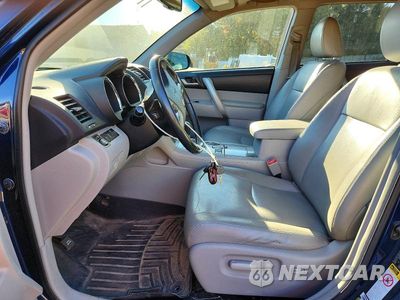 Zdjęcie 7 z 13 samochodu: 2013 TOYOTA HIGHLANDER SE VIN:5TDBK3EH1DS216848 - miniatura