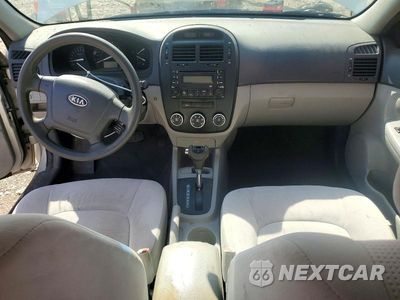Zdjęcie 8 z 13 samochodu: 2009 KIA SPECTRA LX VIN:KNAFE221995624986 - miniatura