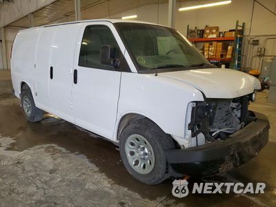 Czwarte zdjęcie samochodu z boku: 2013 CHEVROLET EXPRESS G1500 VIN:1GCSHAF43D1175893 - miniatura