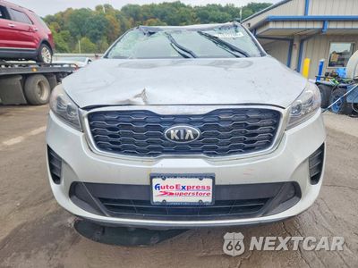 Piąte zdjęcie samochodu w środku: 2019 KIA SORENTO LX V6 VIN:5XYPGDA58KG446891 - miniatura