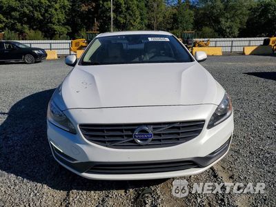 Piąte zdjęcie samochodu w środku: 2015 VOLVO S60 PREMIER VIN:YV140MFB8F1306281 - miniatura