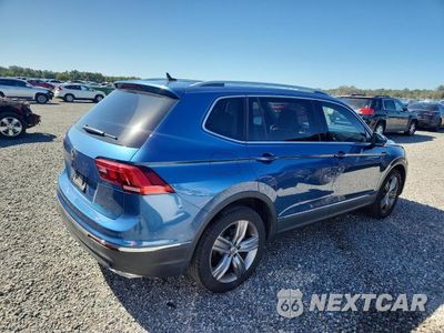 Trzecie zdjęcie samochodu z tyłu: 2020 VOLKSWAGEN TIGUAN SE VIN:3VV3B7AX0LM035023 - miniatura