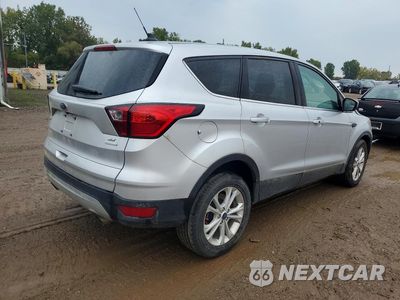 Trzecie zdjęcie samochodu z tyłu: 2019 FORD ESCAPE SE VIN:1FMCU0GD9KUA33547 - miniatura