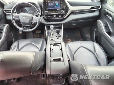 Zdjęcie 8 z 13 samochodu: 2020 TOYOTA HIGHLANDER XLE VIN:5TDGZRBH1LS502917 - miniatura