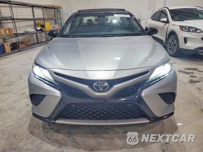Piąte zdjęcie samochodu w środku: 2018 TOYOTA CAMRY XSE VIN:4T1B61HKXJU122177 - miniatura
