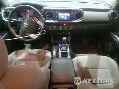 Zdjęcie 8 z 12 samochodu: 2019 TOYOTA TACOMA SR5 V6 VIN:3TMCZ5AN5KM238291 - miniatura