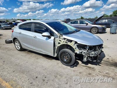 Czwarte zdjęcie samochodu z boku: 2018 CHEVROLET CRUZE LT VIN:3G1BE6SM0JS567762 - miniatura
