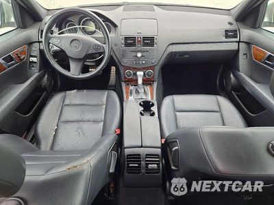 Zdjęcie 8 z 13 samochodu: 2009 MERCEDES-BENZ C 300 4MATIC VIN:WDDGF81XX9R082972 - miniatura