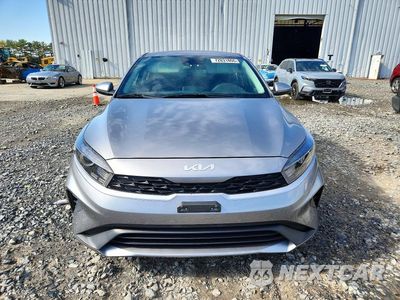 Piąte zdjęcie samochodu w środku: 2024 KIA FORTE LXS VIN:3KPF24AD0RE734462 - miniatura