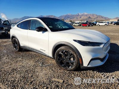 Czwarte zdjęcie samochodu z boku: 2024 FORD MUSTANG MACH-E SELECT VIN:3FMTK1SU8RMA15834 - miniatura